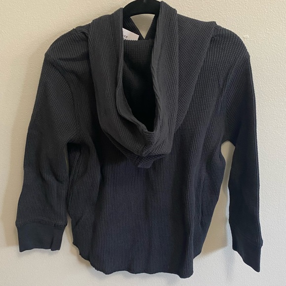 Gap waffle hoodie. - Picture 2 of 5